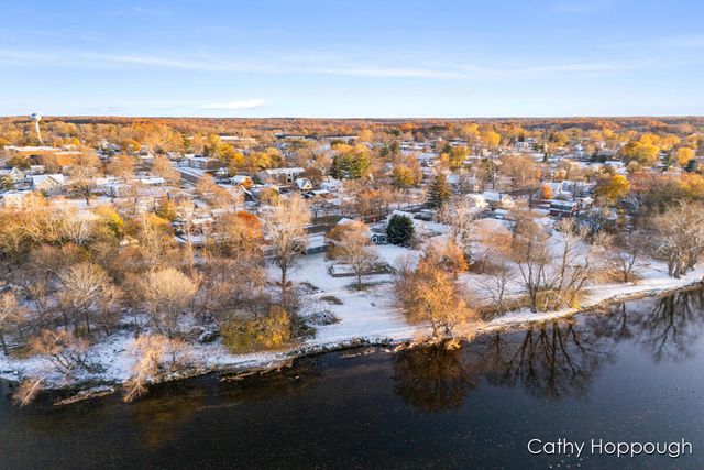 420 Riverside Drive, Portland, MI 48875