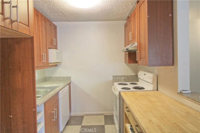 807 E Cottonwood Road 11, Palm Springs, CA 92262