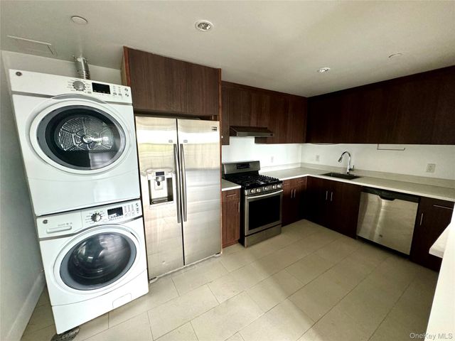 8403 Lander Street 2B, Briarwood, NY 11435