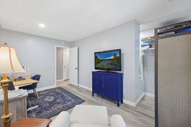 2437 Unity Avenue N, Golden Valley, MN 55422