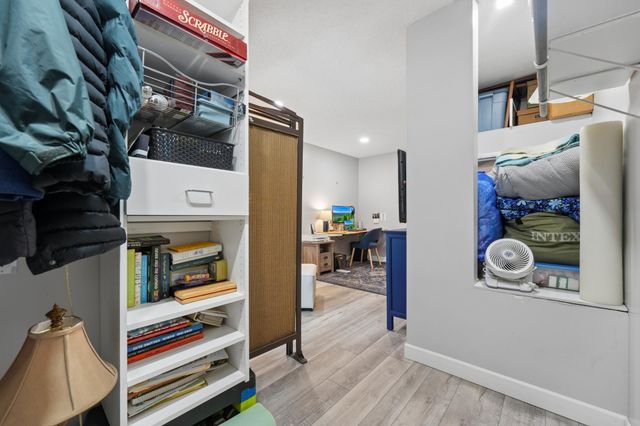 2437 Unity Avenue N, Golden Valley, MN 55422