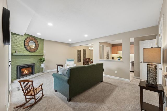 2437 Unity Avenue N, Golden Valley, MN 55422