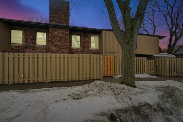 2437 Unity Avenue N, Golden Valley, MN 55422