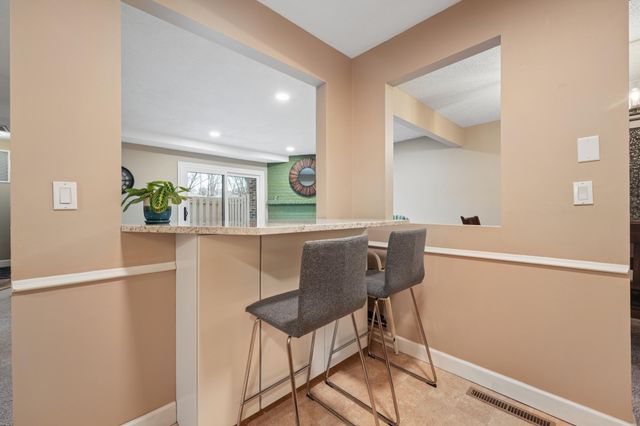 2437 Unity Avenue N, Golden Valley, MN 55422