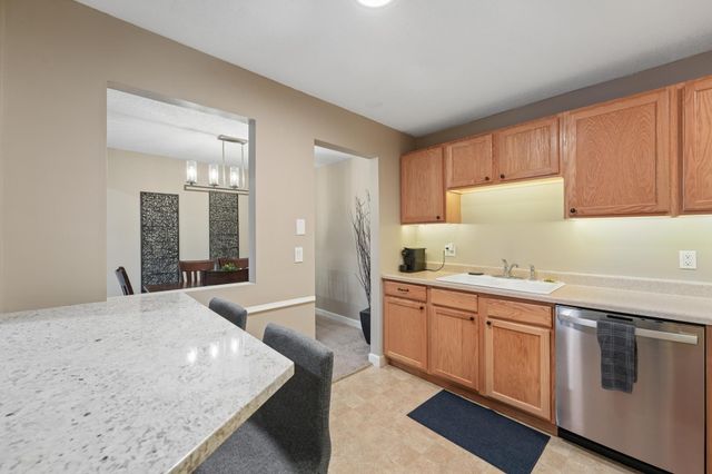 2437 Unity Avenue N, Golden Valley, MN 55422