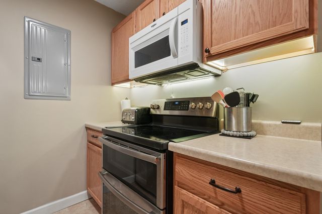 2437 Unity Avenue N, Golden Valley, MN 55422