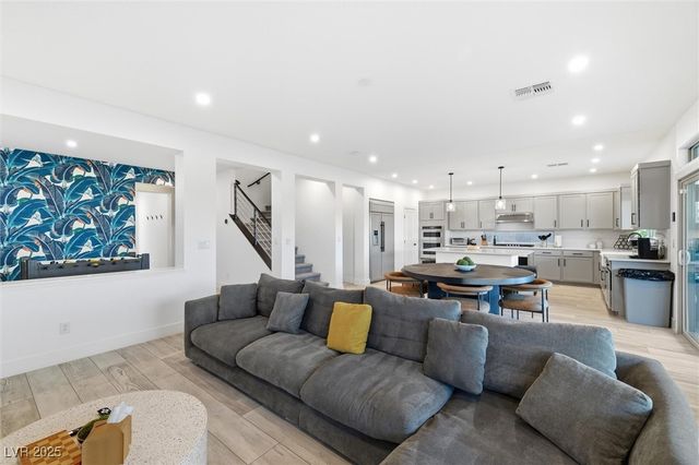 7110 Moss Hill Avenue, Las Vegas, NV 89113