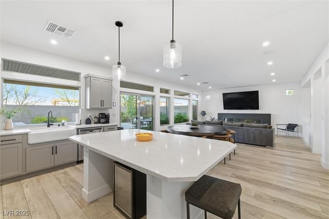 7110 Moss Hill Avenue, Las Vegas, NV 89113