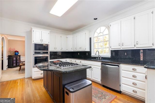 135 Lazy Laurel Chase, Roswell, GA 30076