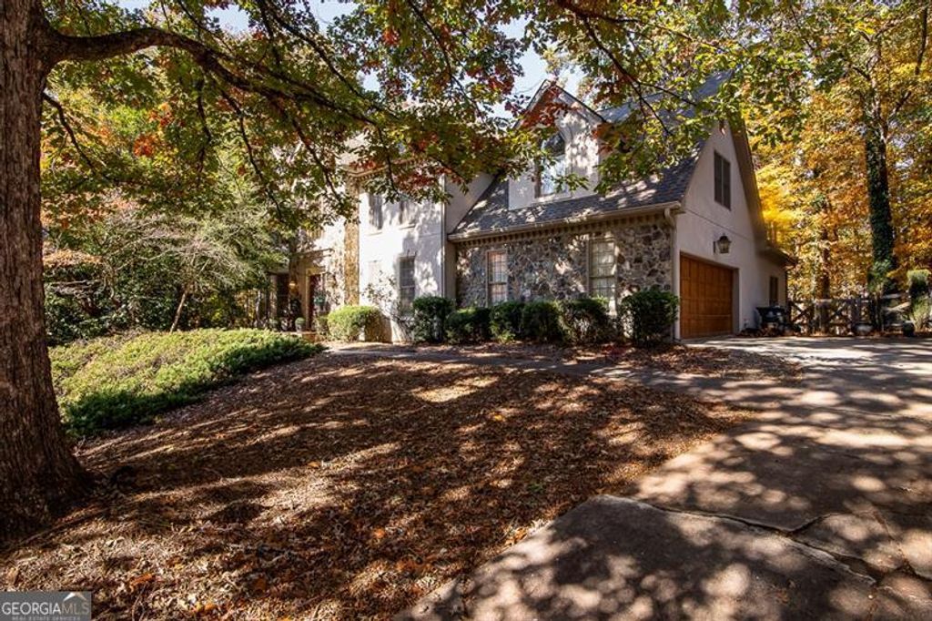 135 Lazy Laurel Chase, Roswell, GA 30076