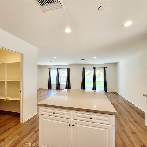 16625 Indian Summer, Victorville, CA 92395