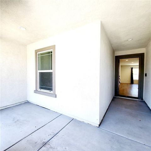 16625 Indian Summer, Victorville, CA 92395