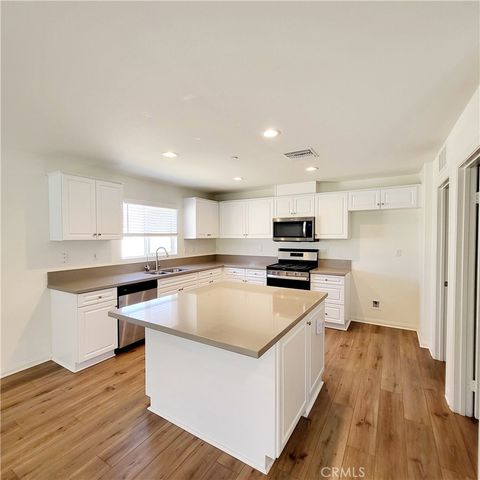 16625 Indian Summer, Victorville, CA 92395
