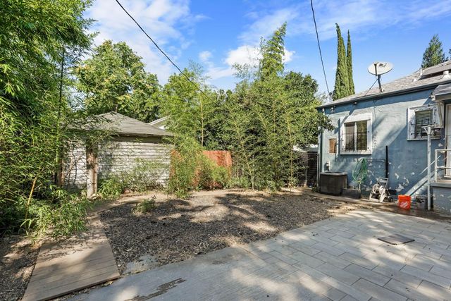 728 W Acacia St, Stockton, CA 95203
