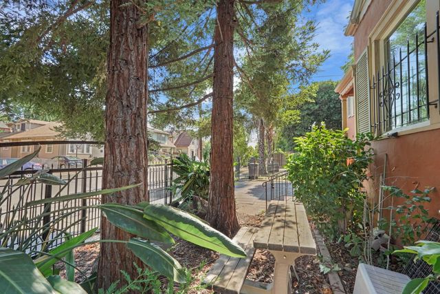 728 W Acacia St, Stockton, CA 95203
