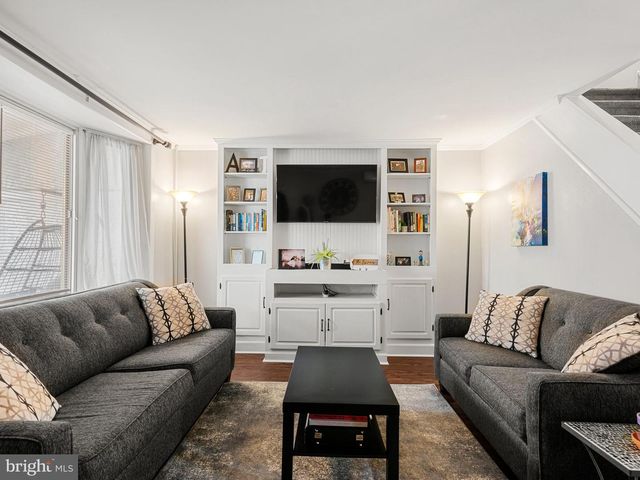 627 FORD ST, Conshohocken, PA 19428