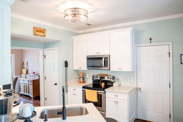32 Christine Drive, Beaufort, SC 29907
