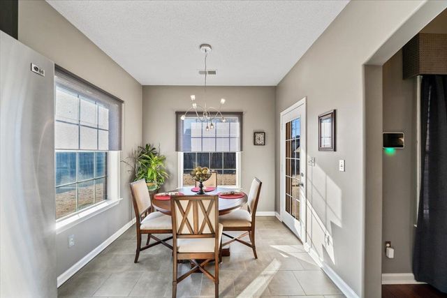 9605 MISTY KNOLL DR, Memphis, TN 38016