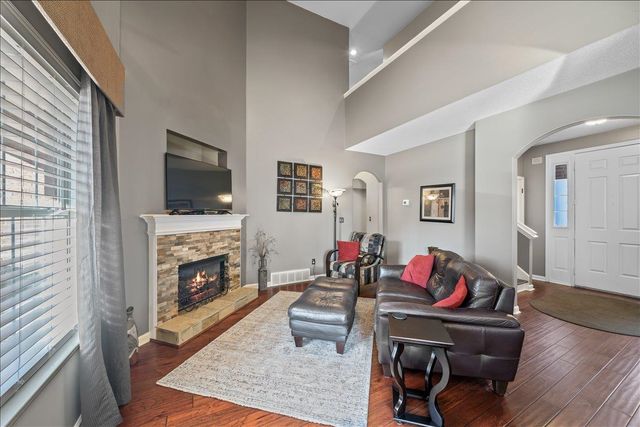 9605 MISTY KNOLL DR, Memphis, TN 38016