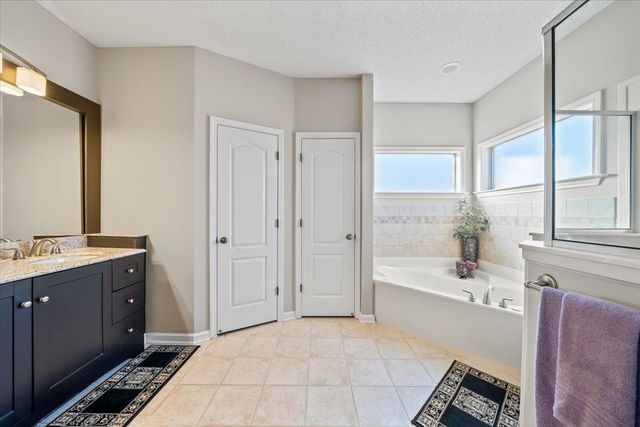 9605 MISTY KNOLL DR, Memphis, TN 38016