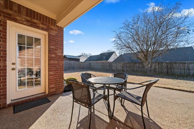 9605 MISTY KNOLL DR, Memphis, TN 38016