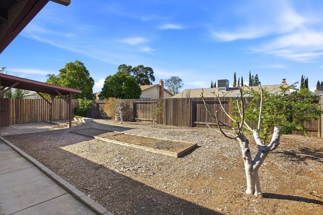 11033 Cilker River Way, Rancho Cordova, CA 95670