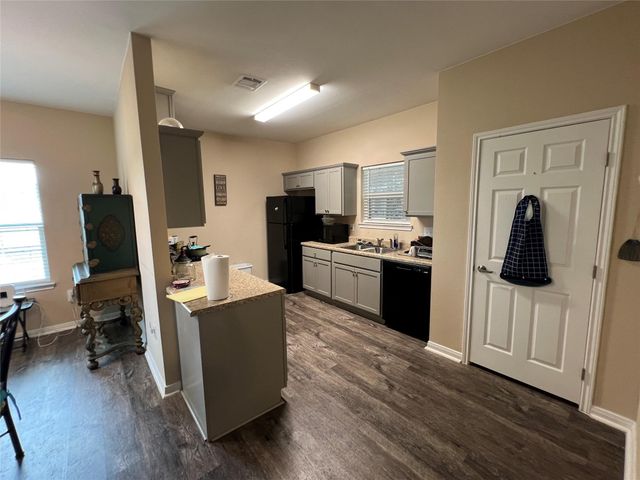 2323 Oakdale Street, Houston, TX 77004
