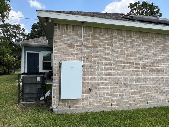 2323 Oakdale Street, Houston, TX 77004