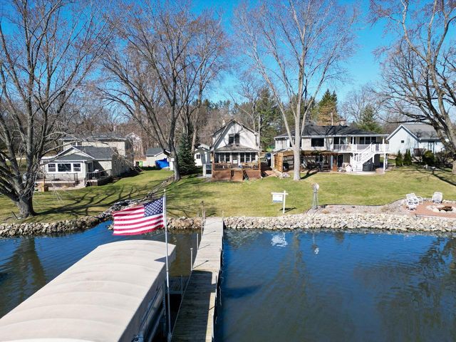 4827 Riverside ROAD, Waterford, WI 53185