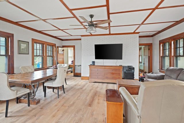 4827 Riverside ROAD, Waterford, WI 53185