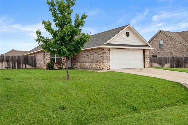 3331 Arrow Creek Drive, Granbury, TX 76049