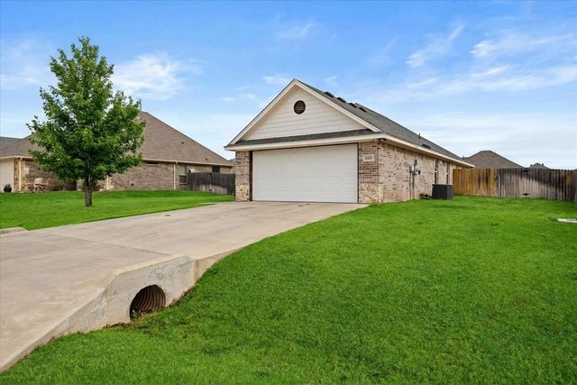 3331 Arrow Creek Drive, Granbury, TX 76049