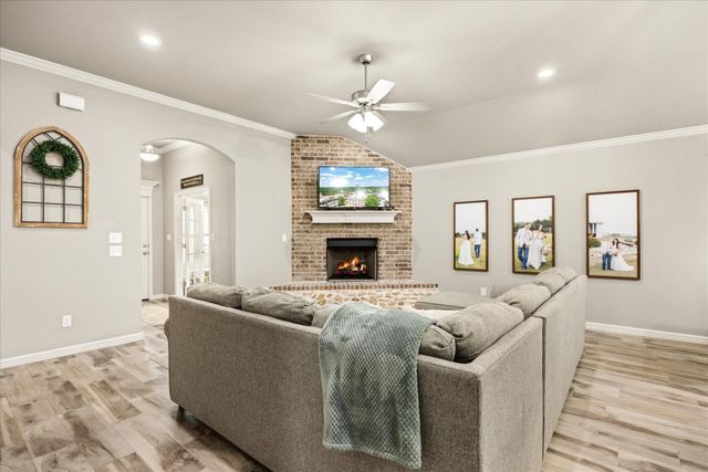 3331 Arrow Creek Drive, Granbury, TX 76049