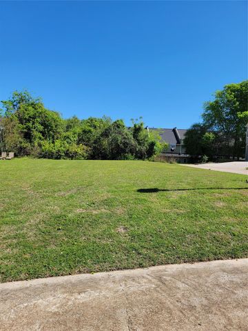 104 Capetown Way, Conroe, TX 77356