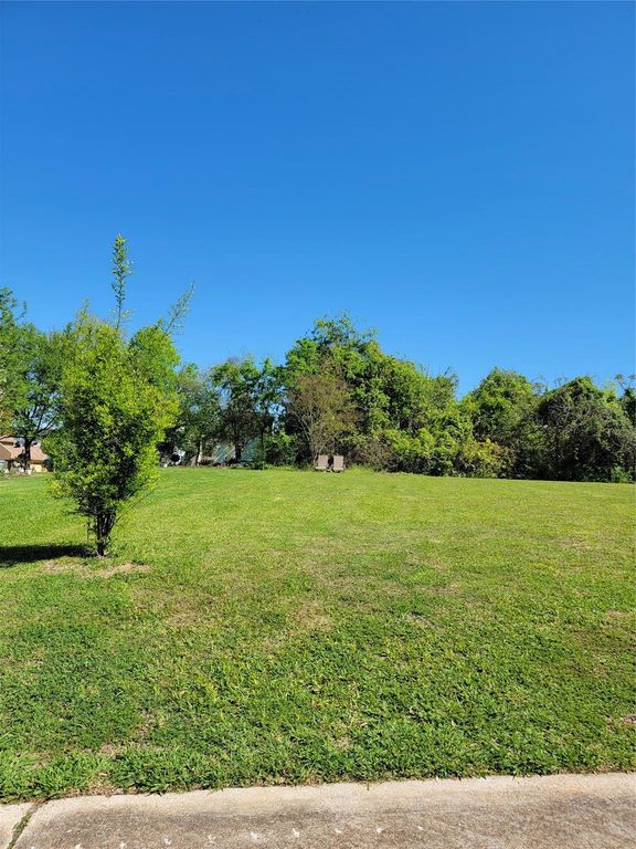104 Capetown Way, Conroe, TX 77356