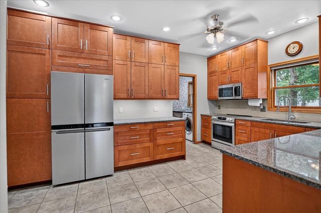 6 Fredericksburg Court, Madison, WI 53718