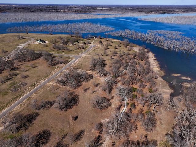 800 Waters Edge Way, Dodd City, TX 75438