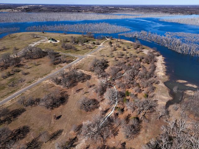 800 Waters Edge Way, Dodd City, TX 75438