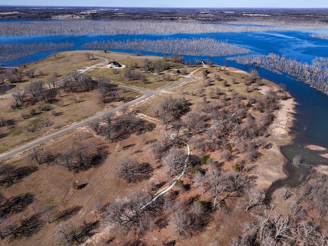 800 Waters Edge Way, Dodd City, TX 75438