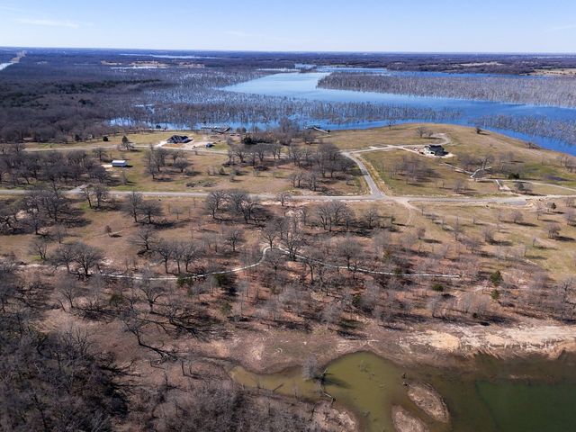 800 Waters Edge Way, Dodd City, TX 75438