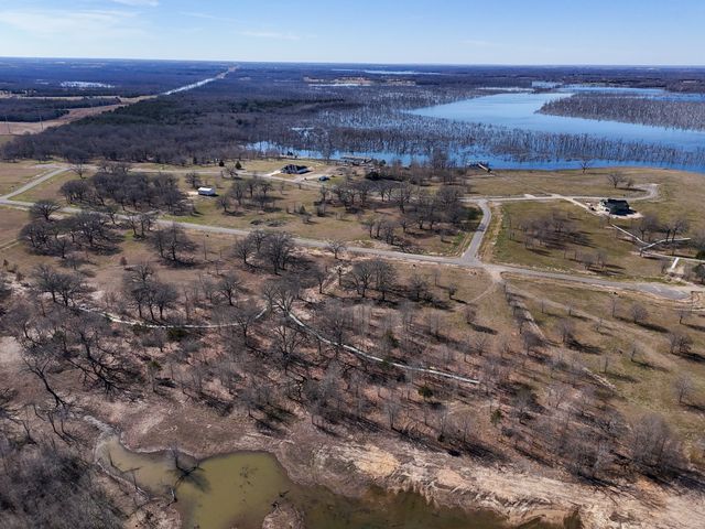 800 Waters Edge Way, Dodd City, TX 75438