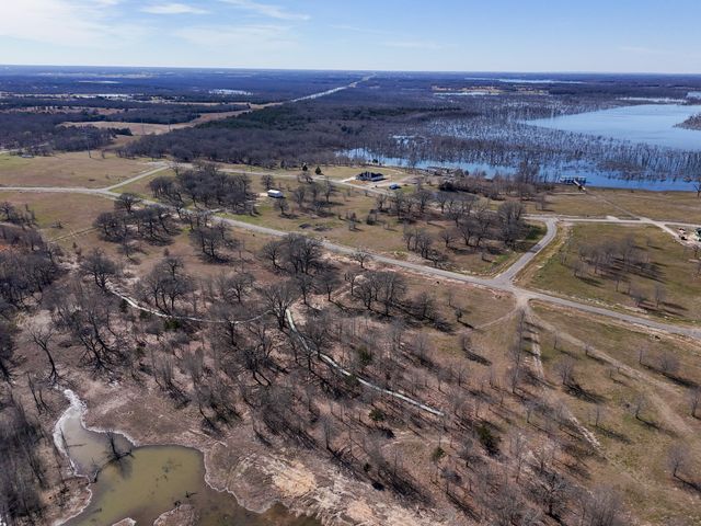 800 Waters Edge Way, Dodd City, TX 75438