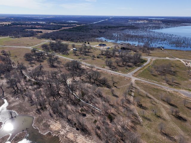 800 Waters Edge Way, Dodd City, TX 75438