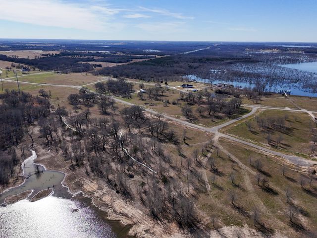 800 Waters Edge Way, Dodd City, TX 75438
