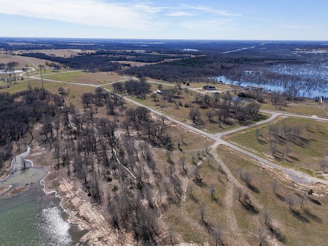 800 Waters Edge Way, Dodd City, TX 75438