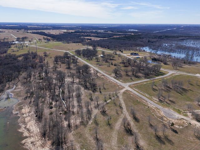 800 Waters Edge Way, Dodd City, TX 75438