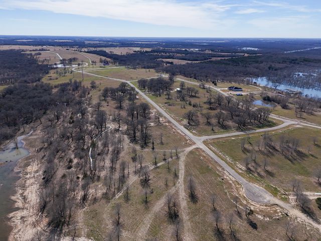 800 Waters Edge Way, Dodd City, TX 75438