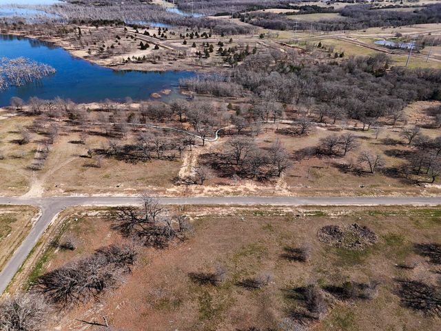 800 Waters Edge Way, Dodd City, TX 75438
