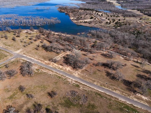 800 Waters Edge Way, Dodd City, TX 75438