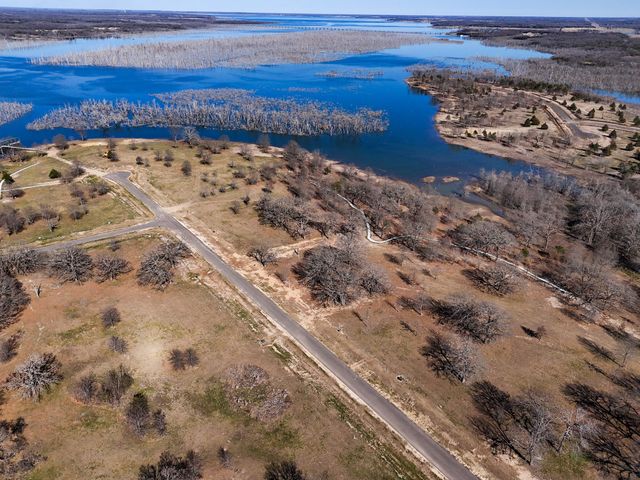 800 Waters Edge Way, Dodd City, TX 75438